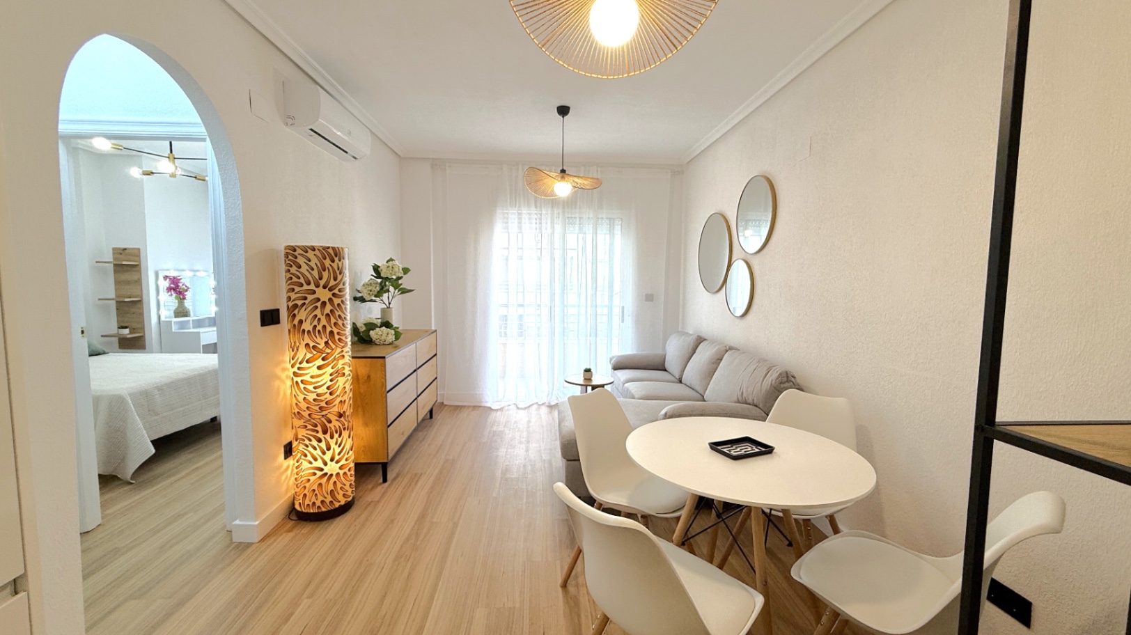 Master bedroom in apartment for sale in Torrevieja