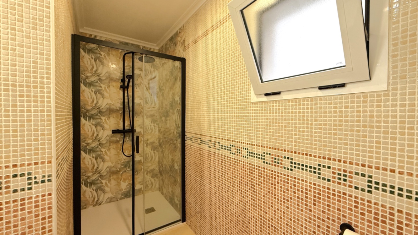 Bedroom in apartment for sale in Torrevieja