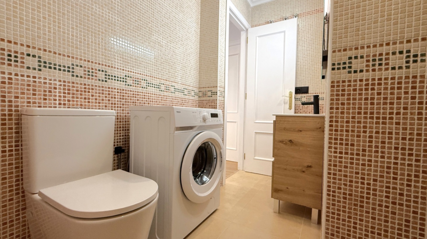 Master bedroom in apartment for sale in Torrevieja