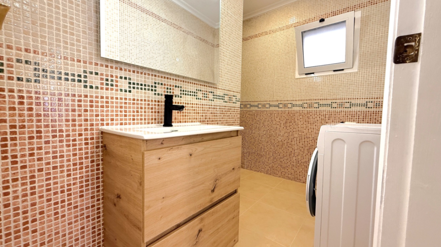 Bathroom in apartment for sale in Torrevieja