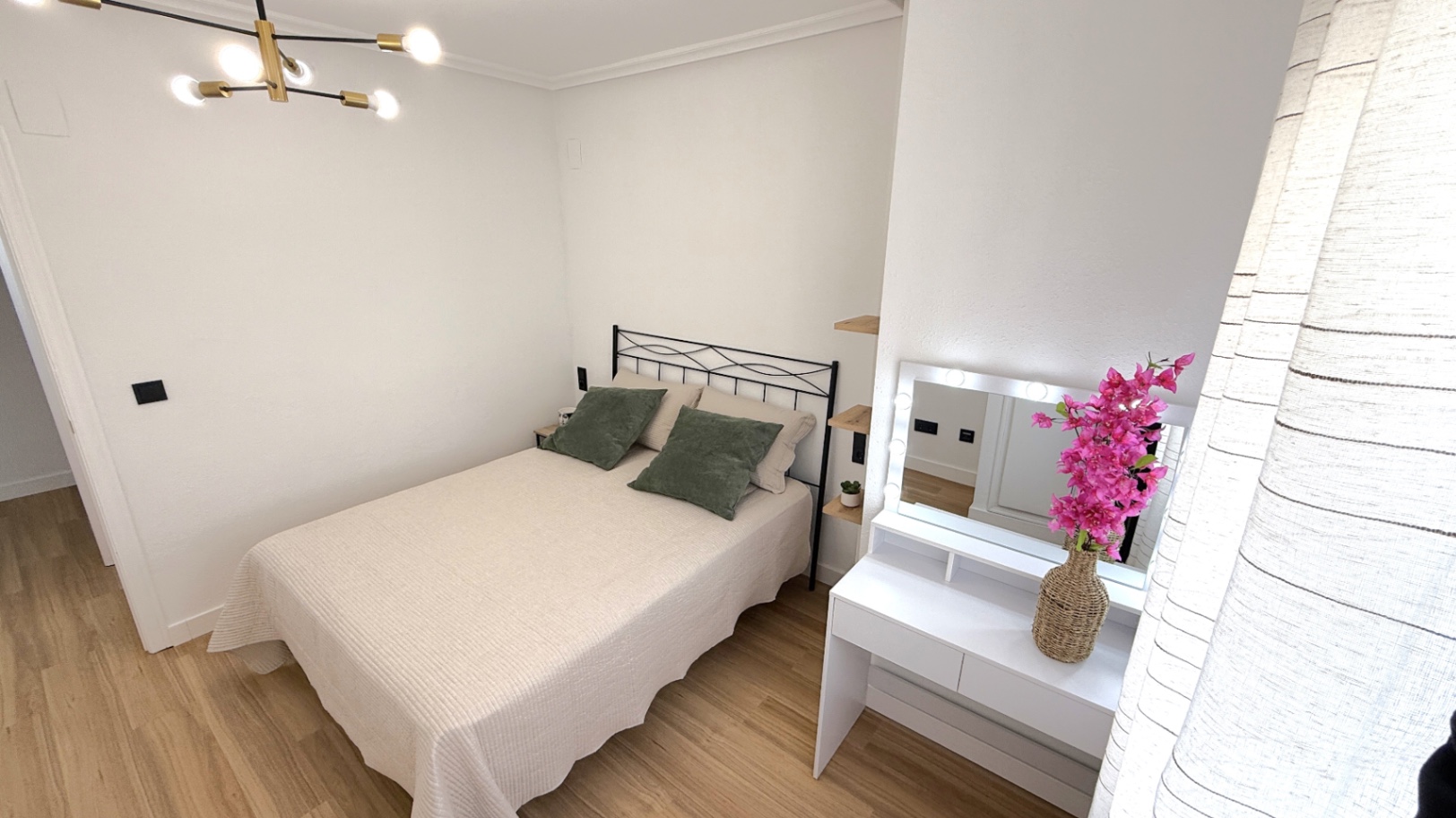 Terrace in apartment for sale in Torrevieja