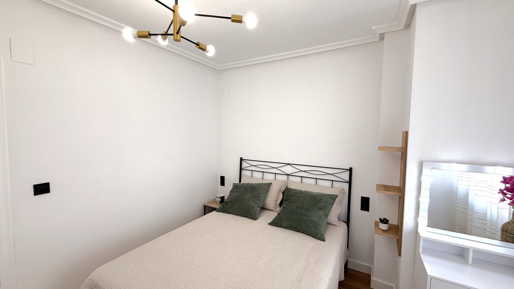 Bathroom in apartment for sale in Torrevieja