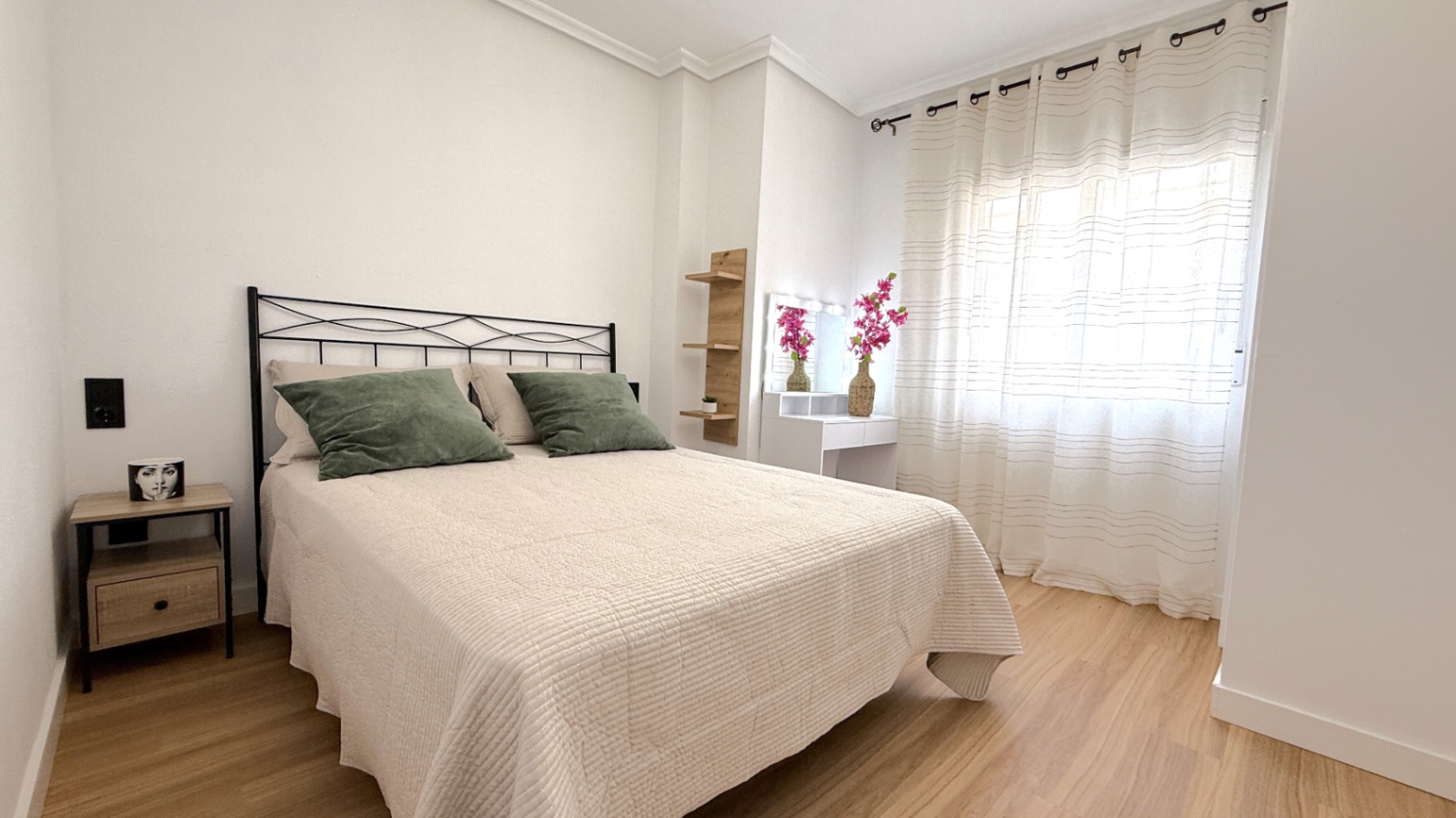 Pool area in apartment for sale in Torrevieja