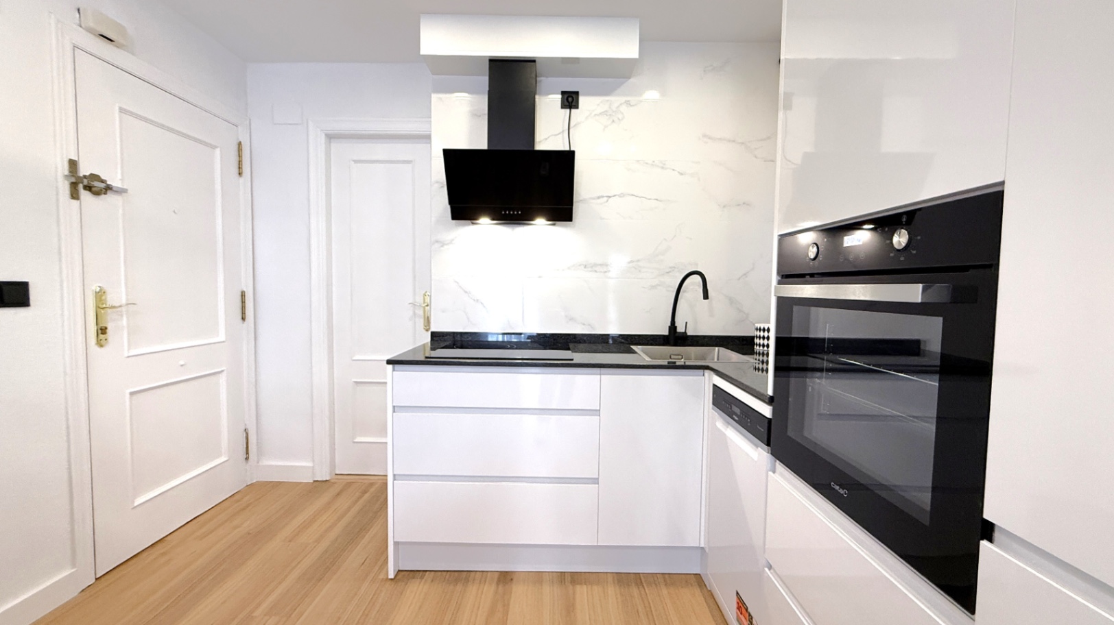 Terrace in apartment for sale in Torrevieja