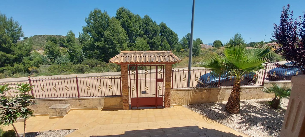 Pool area in villa for sale in Calasparra