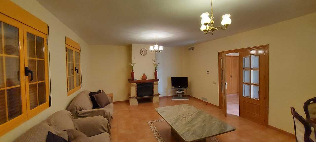 Large Detached Villa in NW Murcia for sale with 5 Double Bedrooms 3 Bathrooms on Large Urban Plot (1