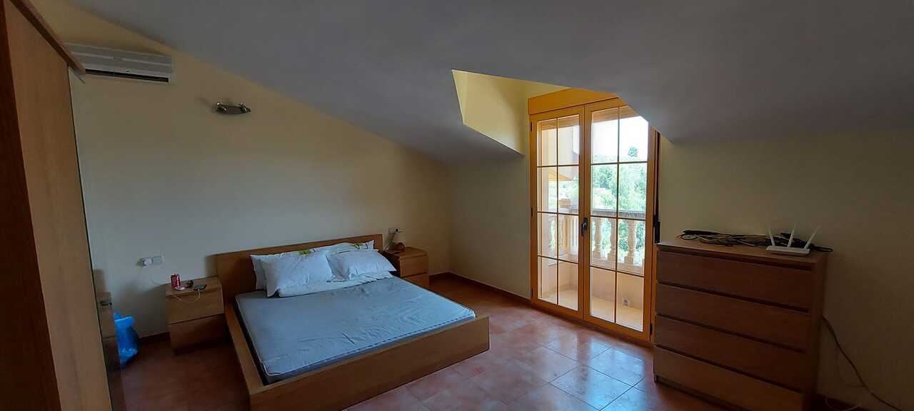 Pool area in villa for sale in Calasparra