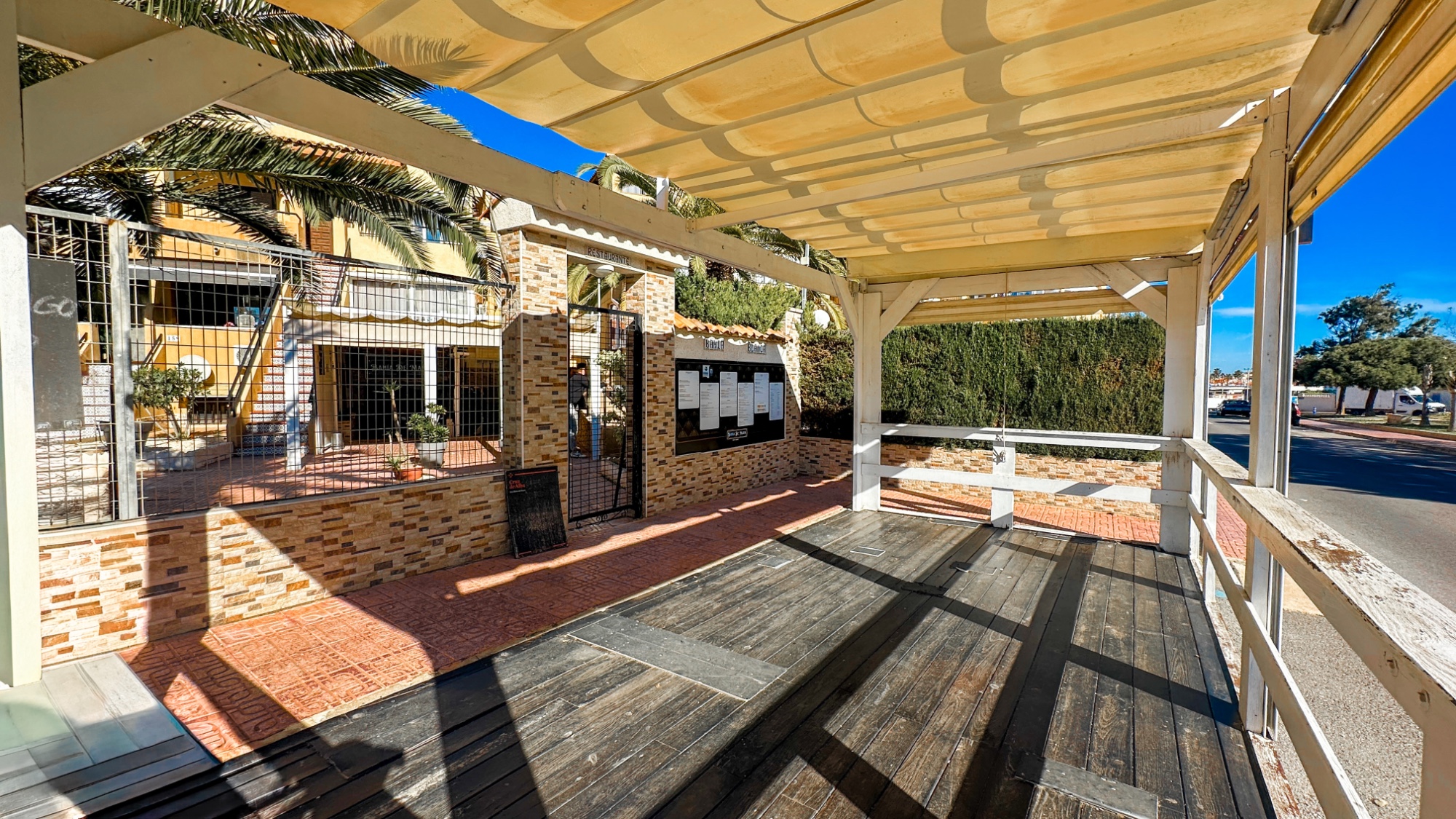 Kitchen in commercial for sale in Torrevieja