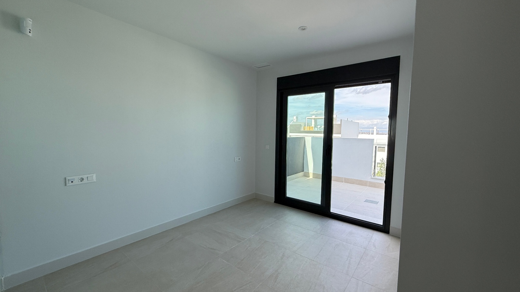 Terrace in apartment for sale in Torrevieja