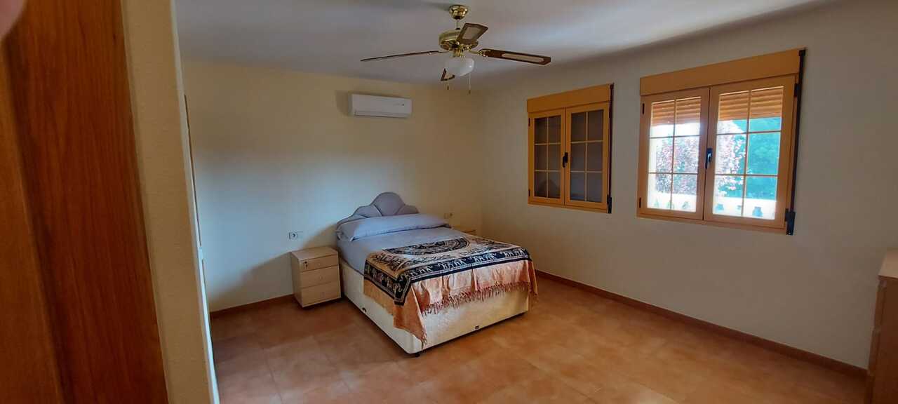 Bedroom in villa for sale in Murcia
