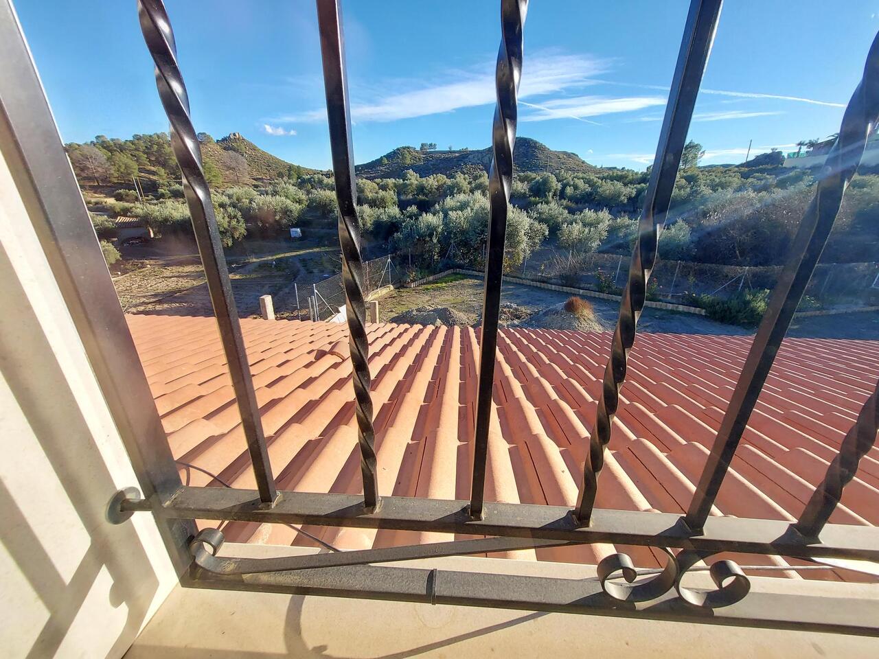 Pool area in villa for sale in Murcia