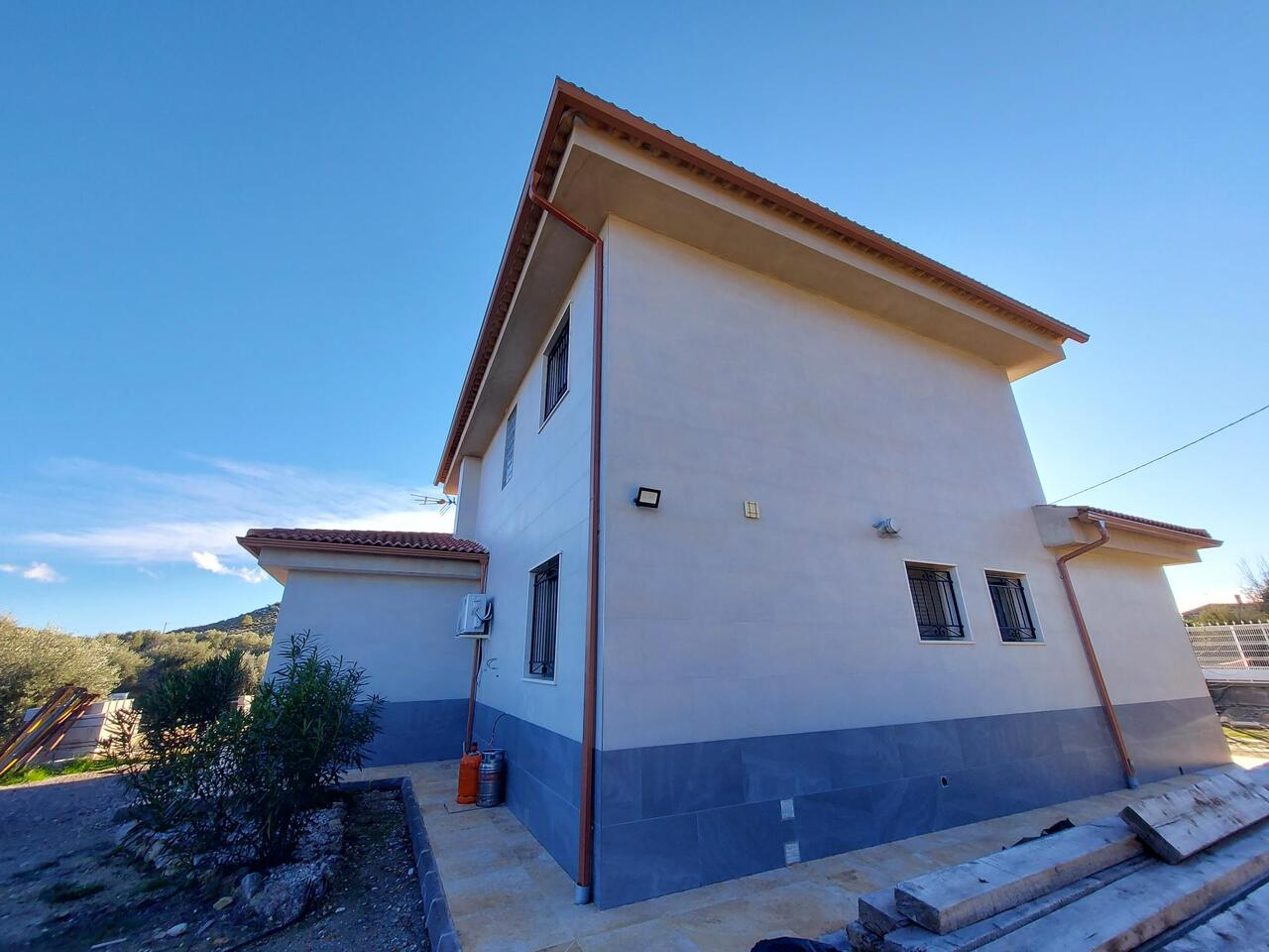 Dining area in villa for sale in Murcia