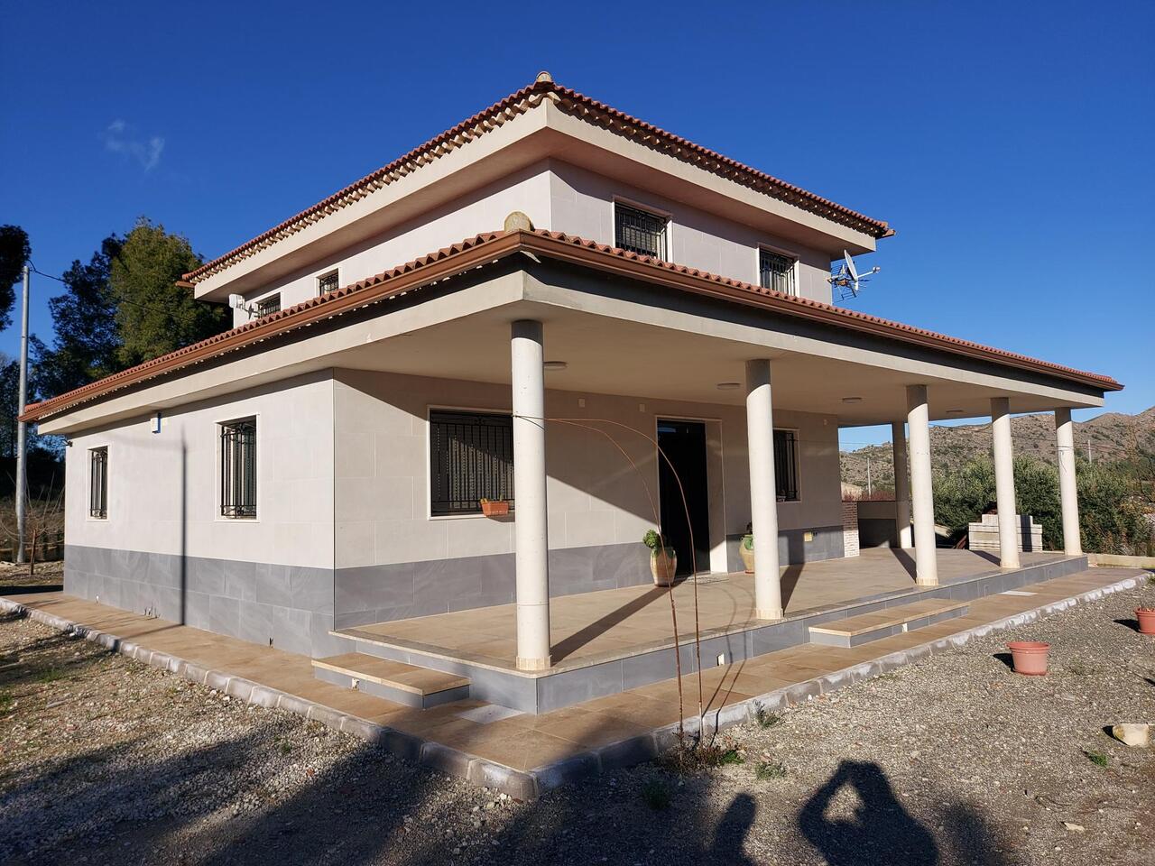 Bedroom in villa for sale in Murcia