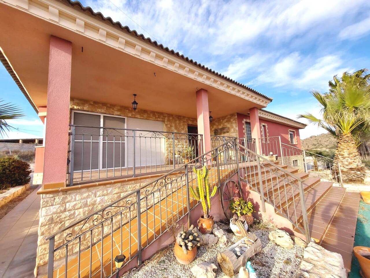 Living room in villa for sale in Murcia