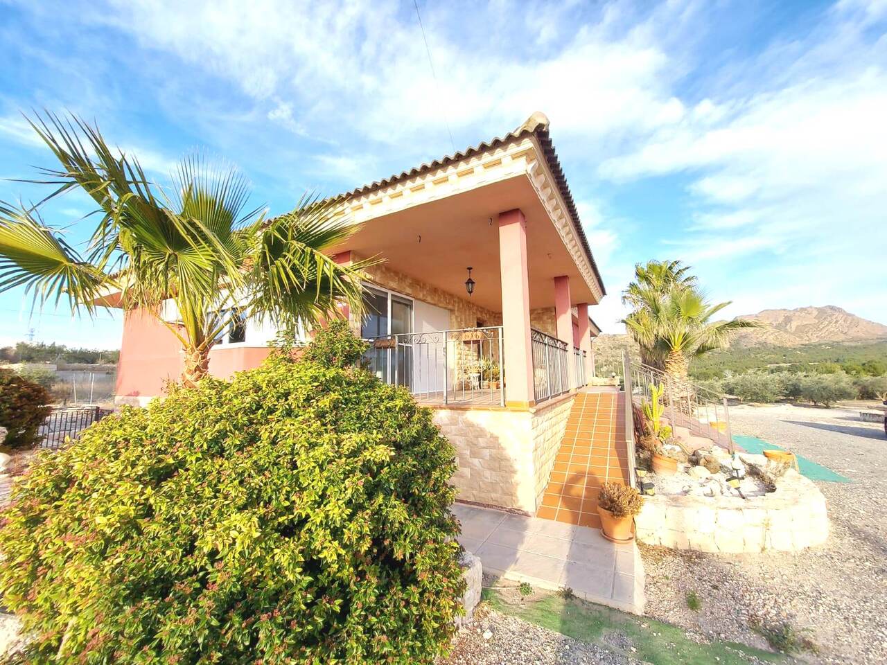 Bathroom in villa for sale in Murcia