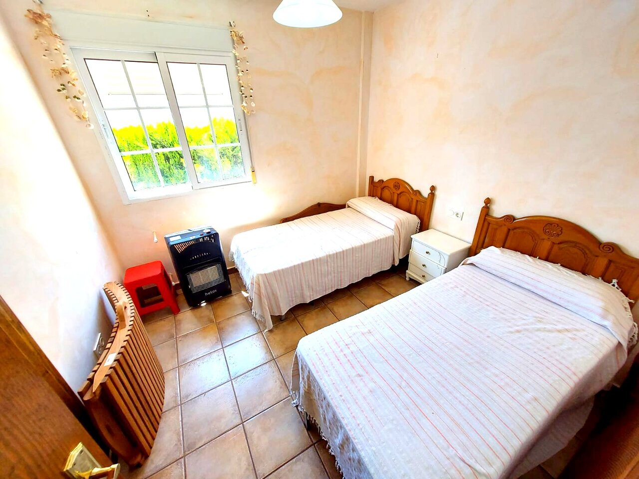Master bedroom in villa for sale in Murcia