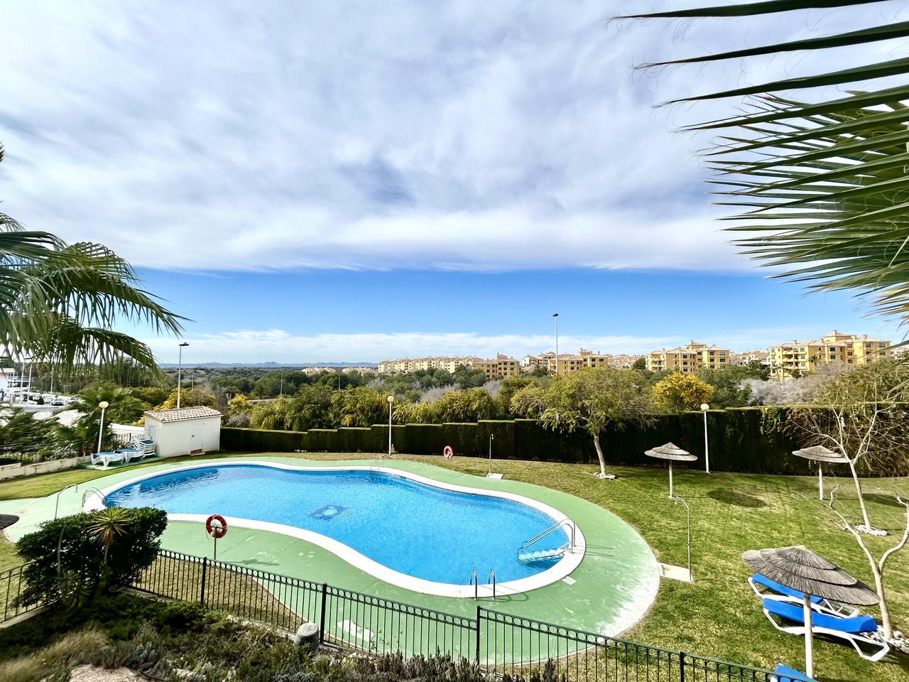 Пентхаус с два спални в Campoamor – Вашият личен оазис на Costa Blanca