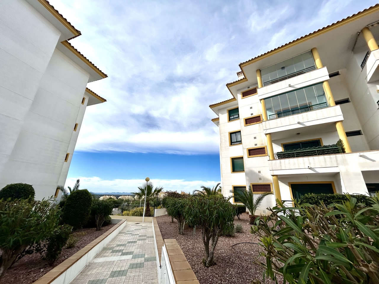Пентхаус с два спални в Campoamor – Вашият личен оазис на Costa Blanca