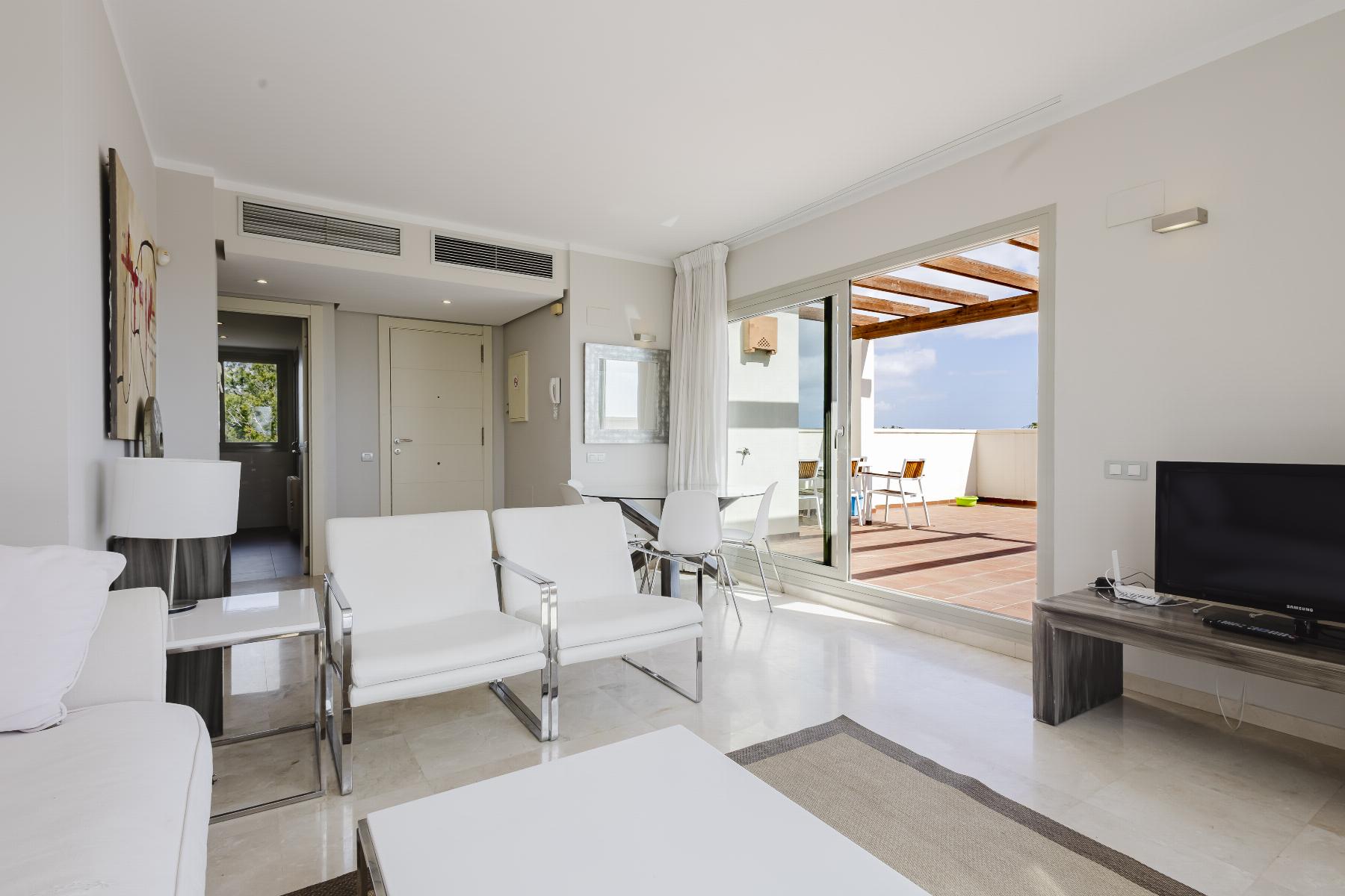 Dining area in penthouse for sale in Orihuela Costa