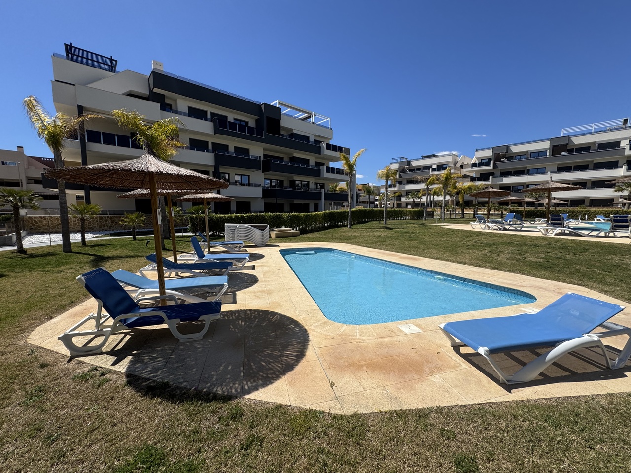 Dining area in apartment for sale in Playa Flamenca