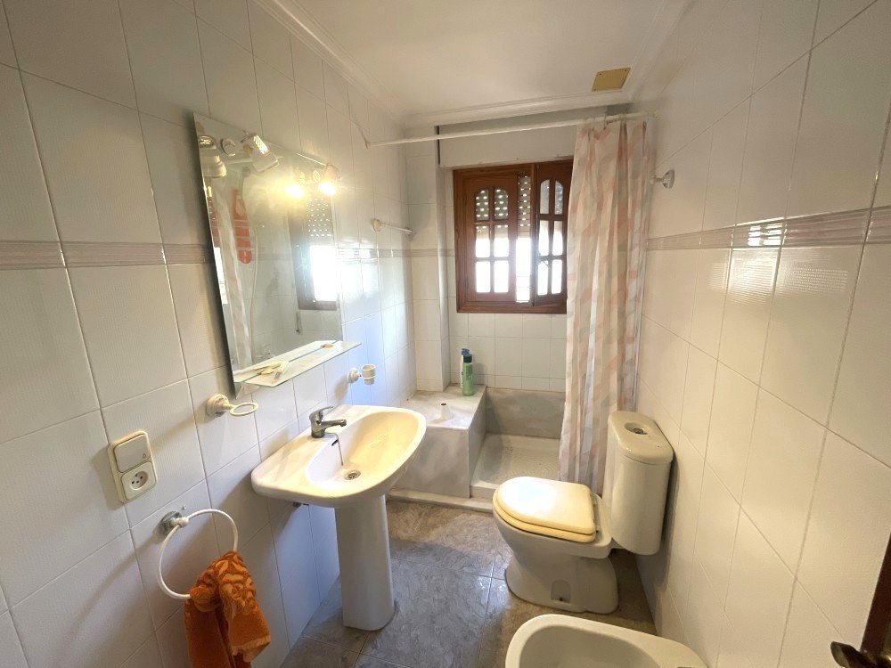 Master bedroom in terraced for sale in Rojales