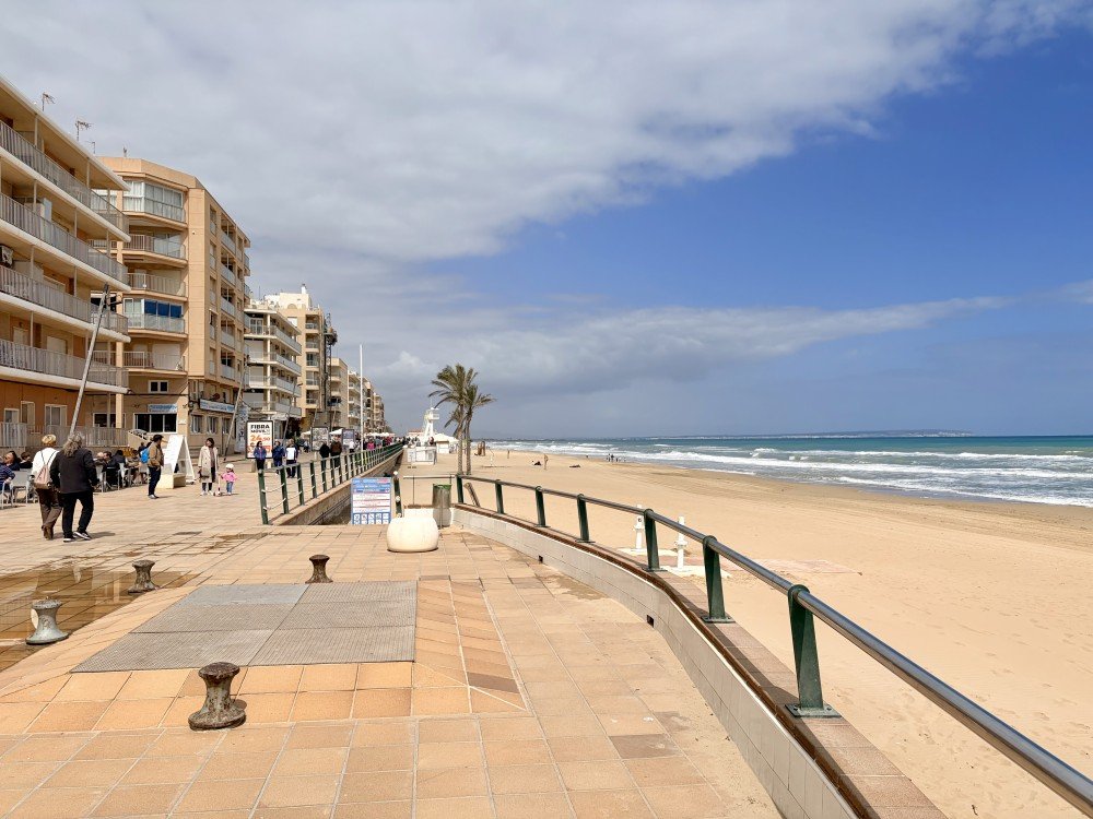 Living room in apartment for sale in Guardamar del Segura