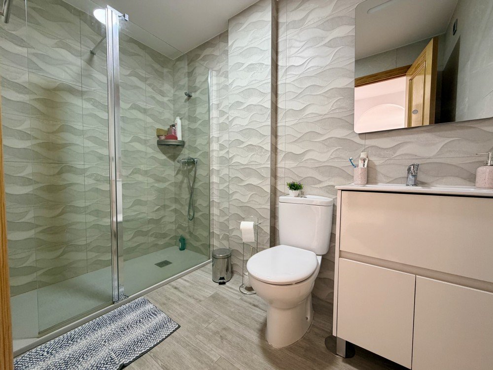 Bedroom in apartment for sale in Guardamar del Segura