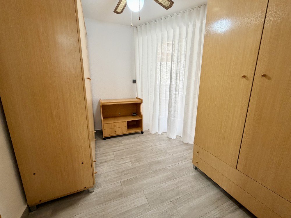 Bedroom in apartment for sale in Guardamar del Segura