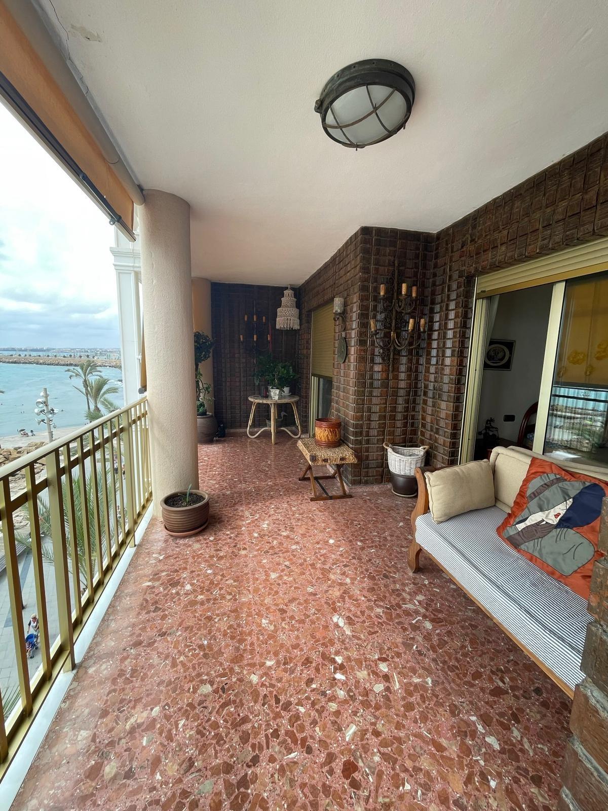 Living room in apartment for sale in Torrevieja
