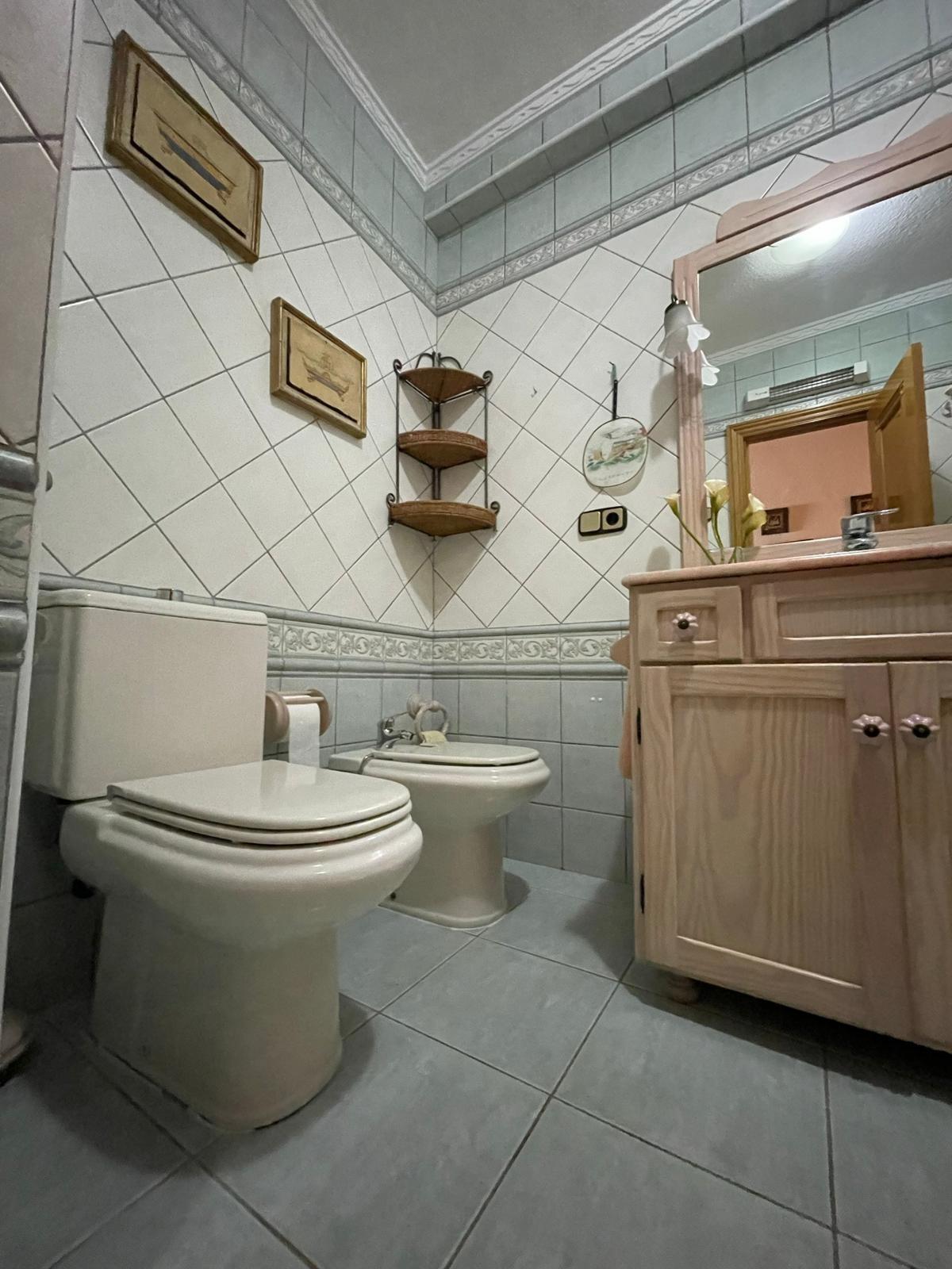 Bedroom in apartment for sale in Torrevieja