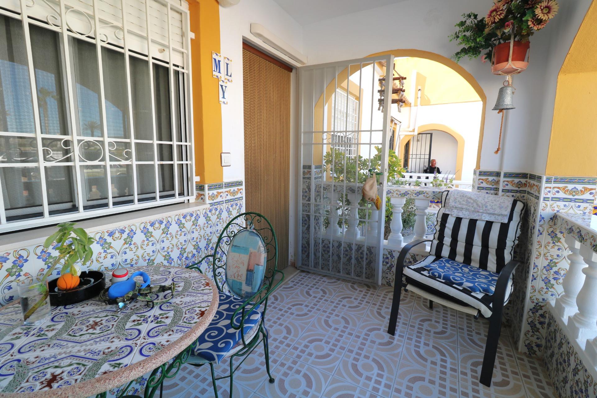 Terrace in bungalow for sale in Torrevieja