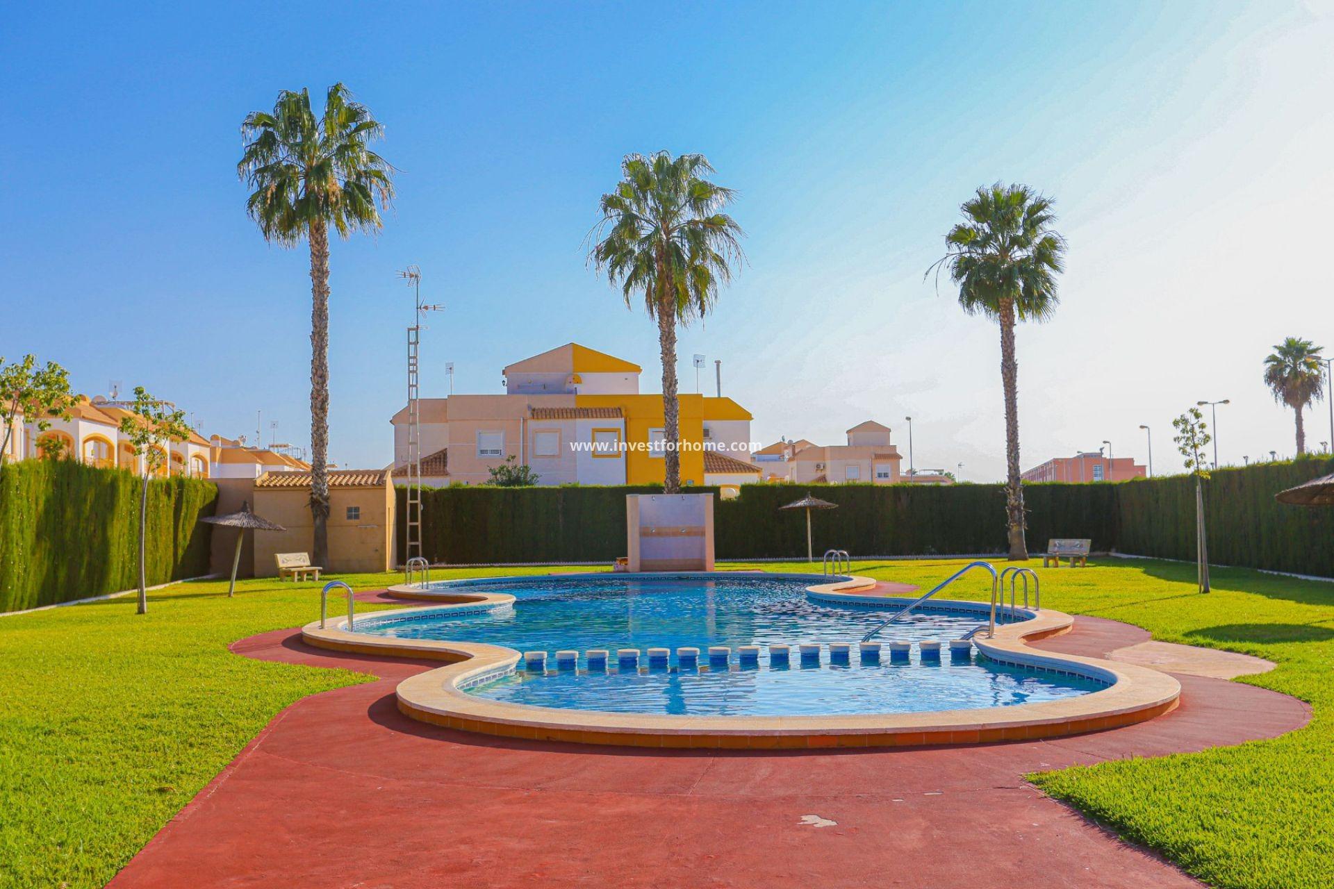 Bedroom in bungalow for sale in Torrevieja