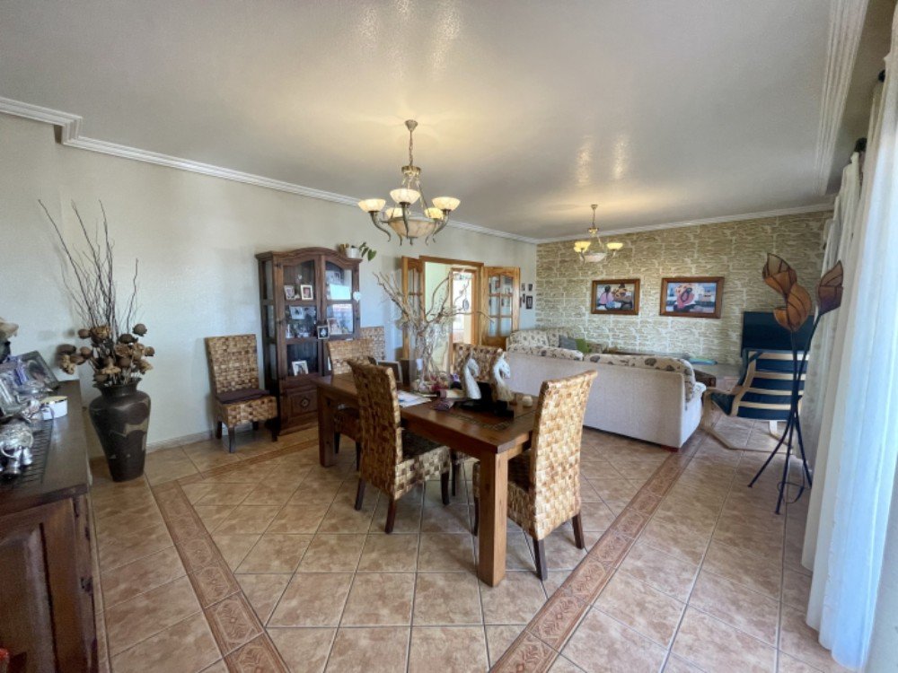 Garden in villa for sale in Ciudad Quesada