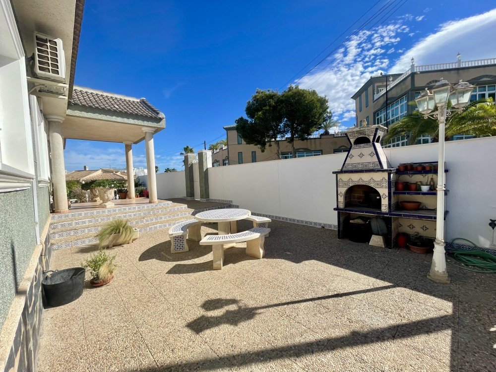 Dining area in villa for sale in Ciudad Quesada