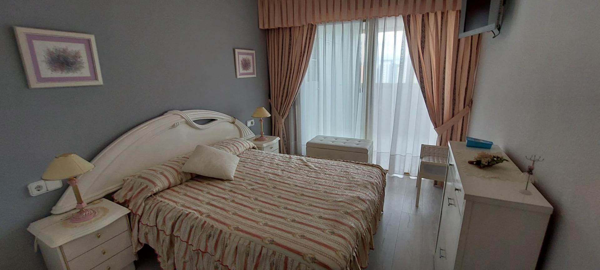 Pool area in apartment for sale in Benidorm