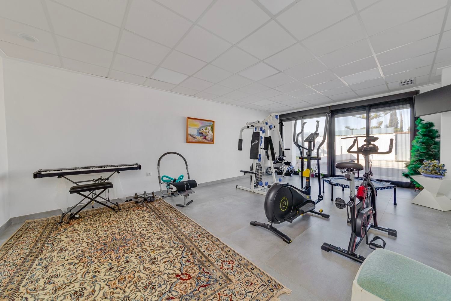 Master bedroom in villa for sale in Torrevieja