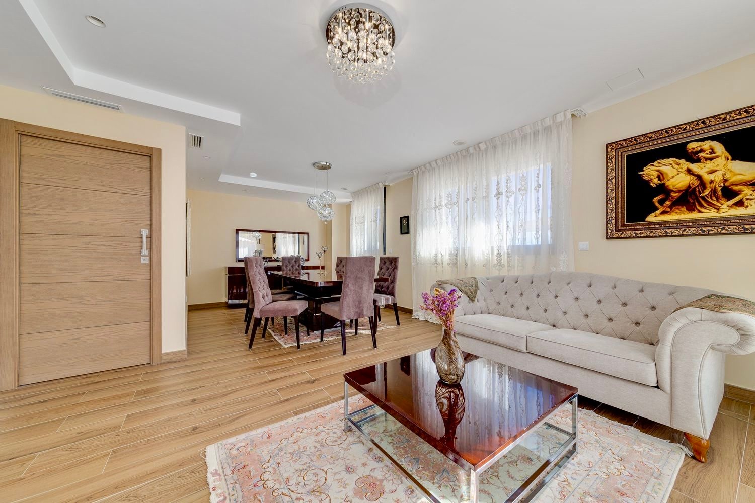 Dining area in villa for sale in Torrevieja