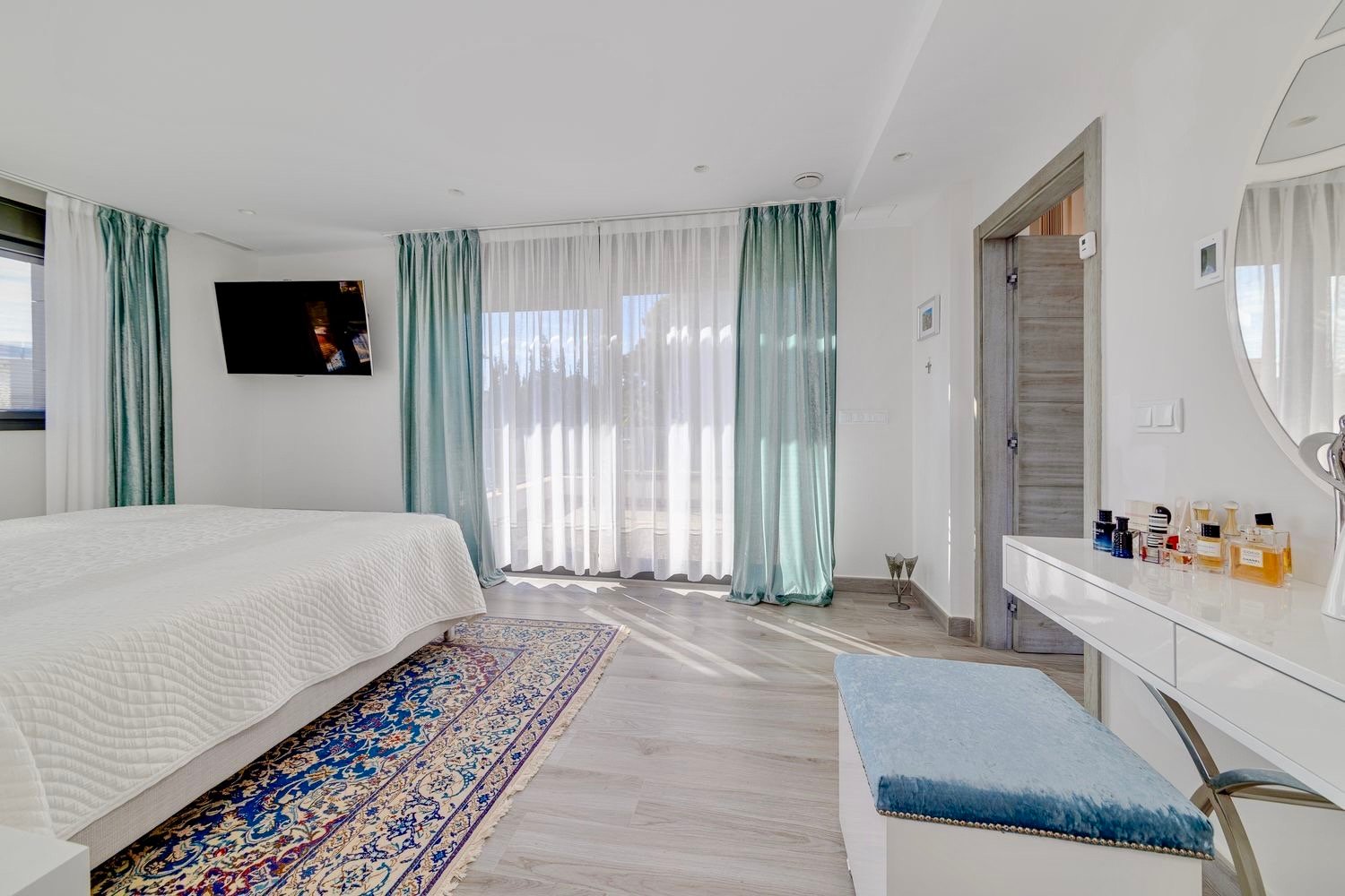 Dining area in villa for sale in Torrevieja