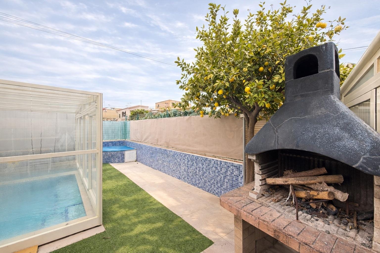 Dining area in villa for sale in Lo Pagan