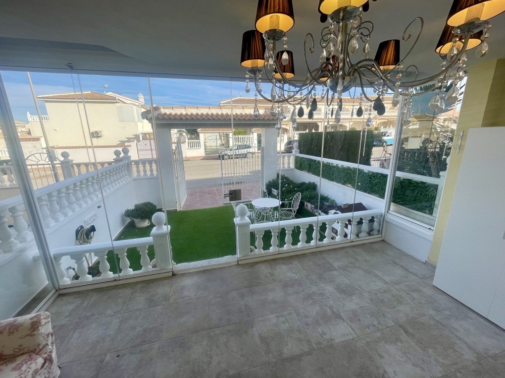Bedroom in bungalow for sale in Benijofar