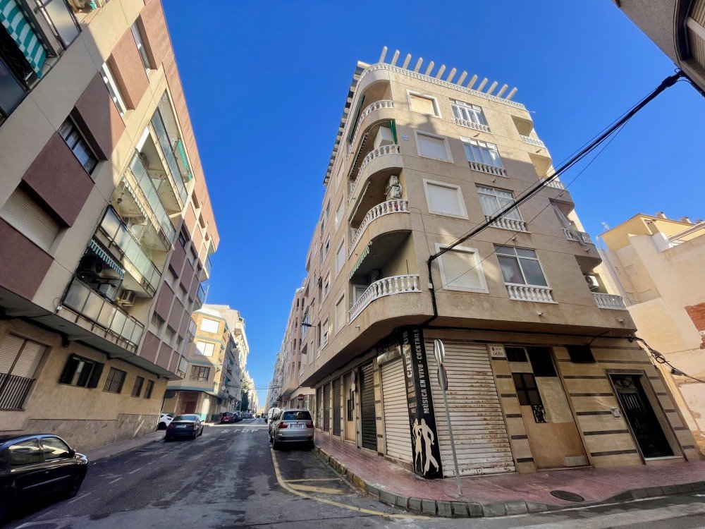 Terrace in apartment for sale in Torrevieja