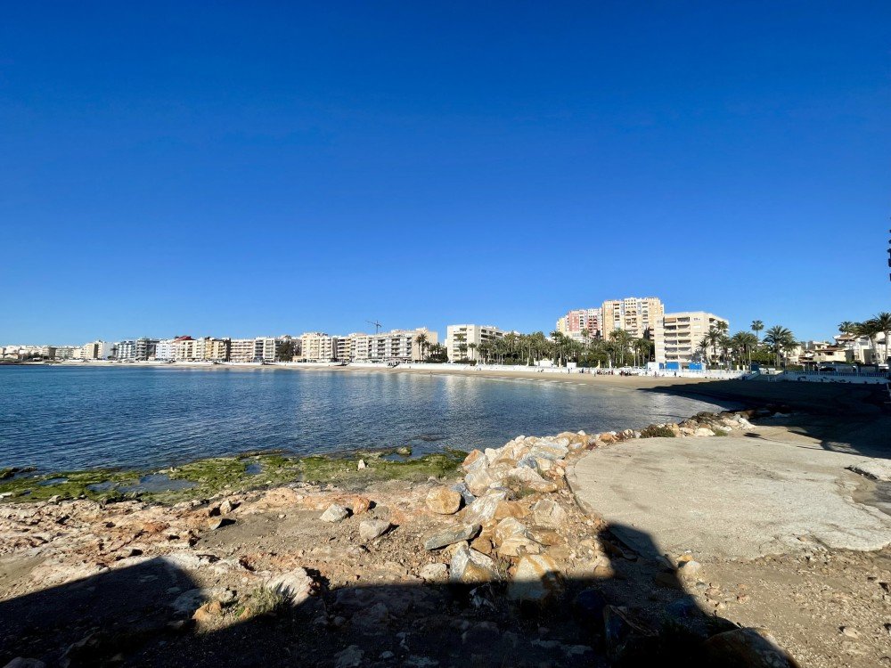 Bedroom in apartment for sale in Torrevieja