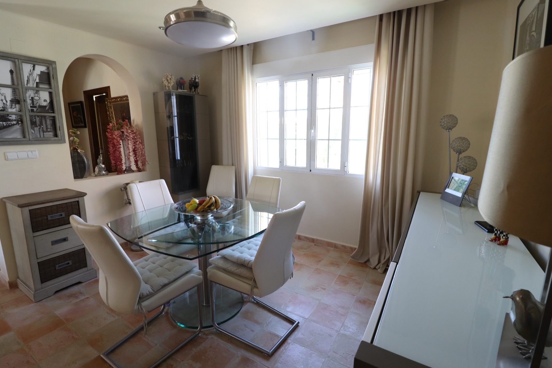 Master bedroom in villa for sale in Fortuna