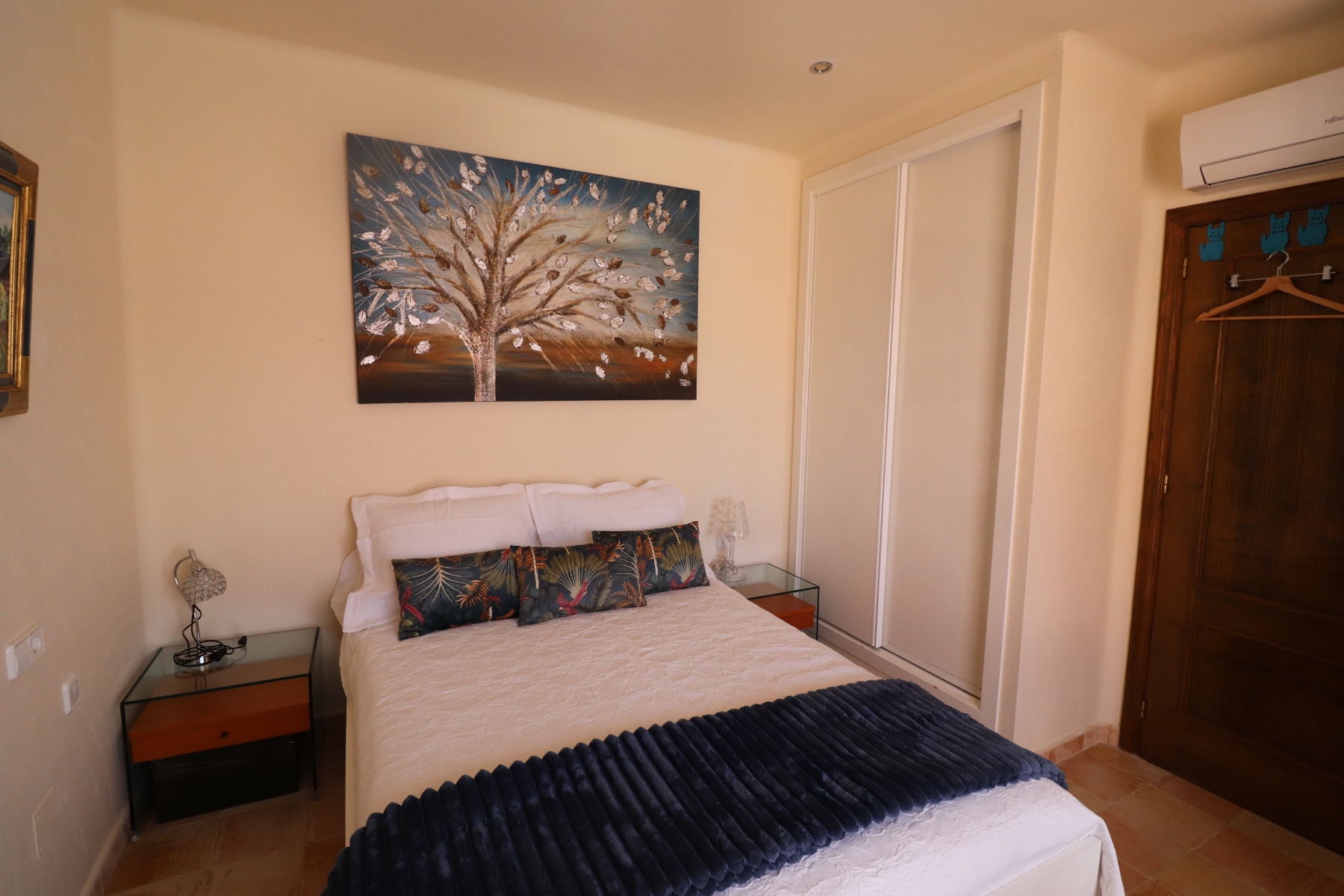 Garden in villa for sale in Fortuna