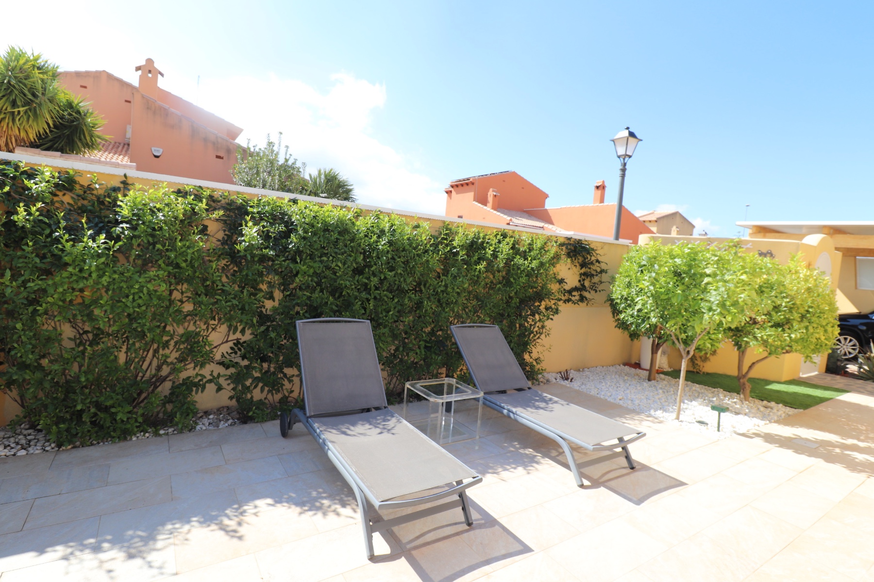 Garden in villa for sale in Fortuna