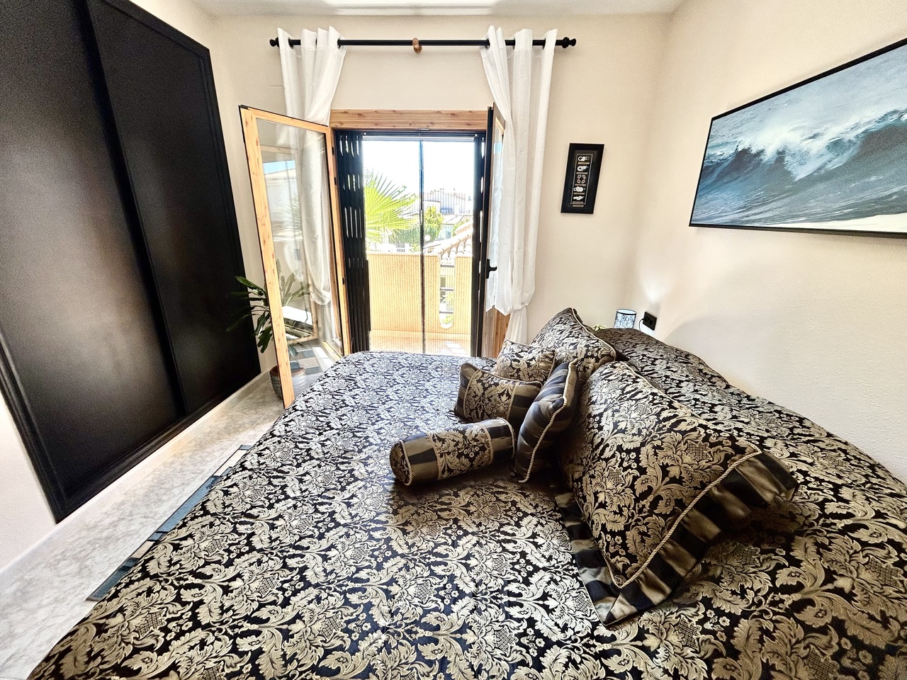 Master bedroom in terraced for sale in Playa Flamenca