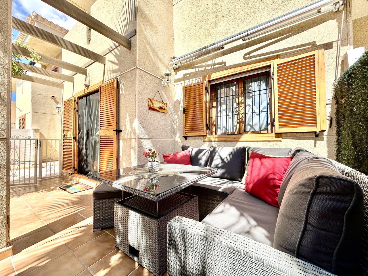 Exterior view in terraced for sale in Playa Flamenca