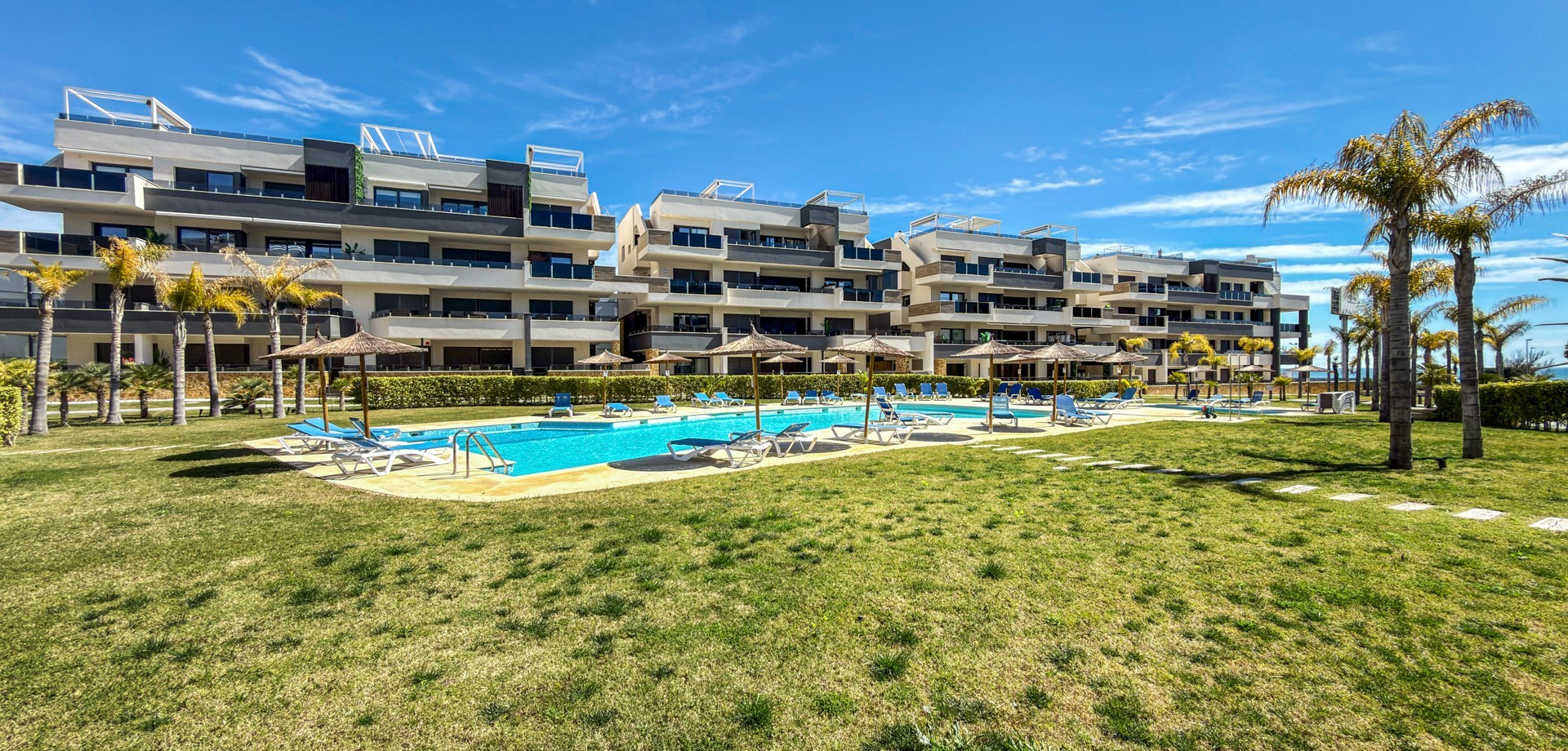 Kitchen in apartment for sale in Orihuela Costa