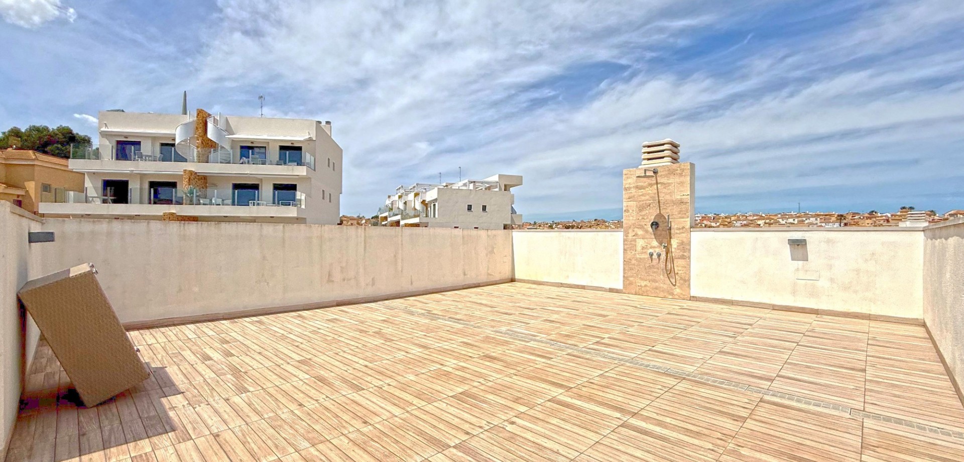Garden in villa for sale in Orihuela Costa