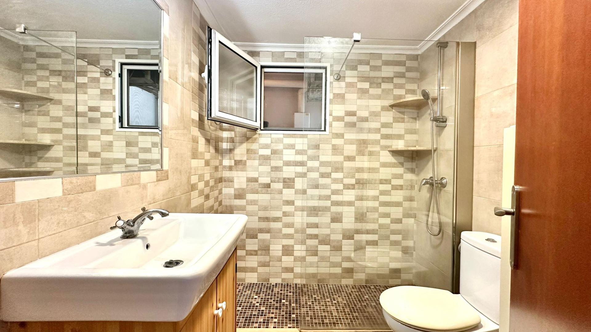 Master bedroom in apartment for sale in Torrevieja